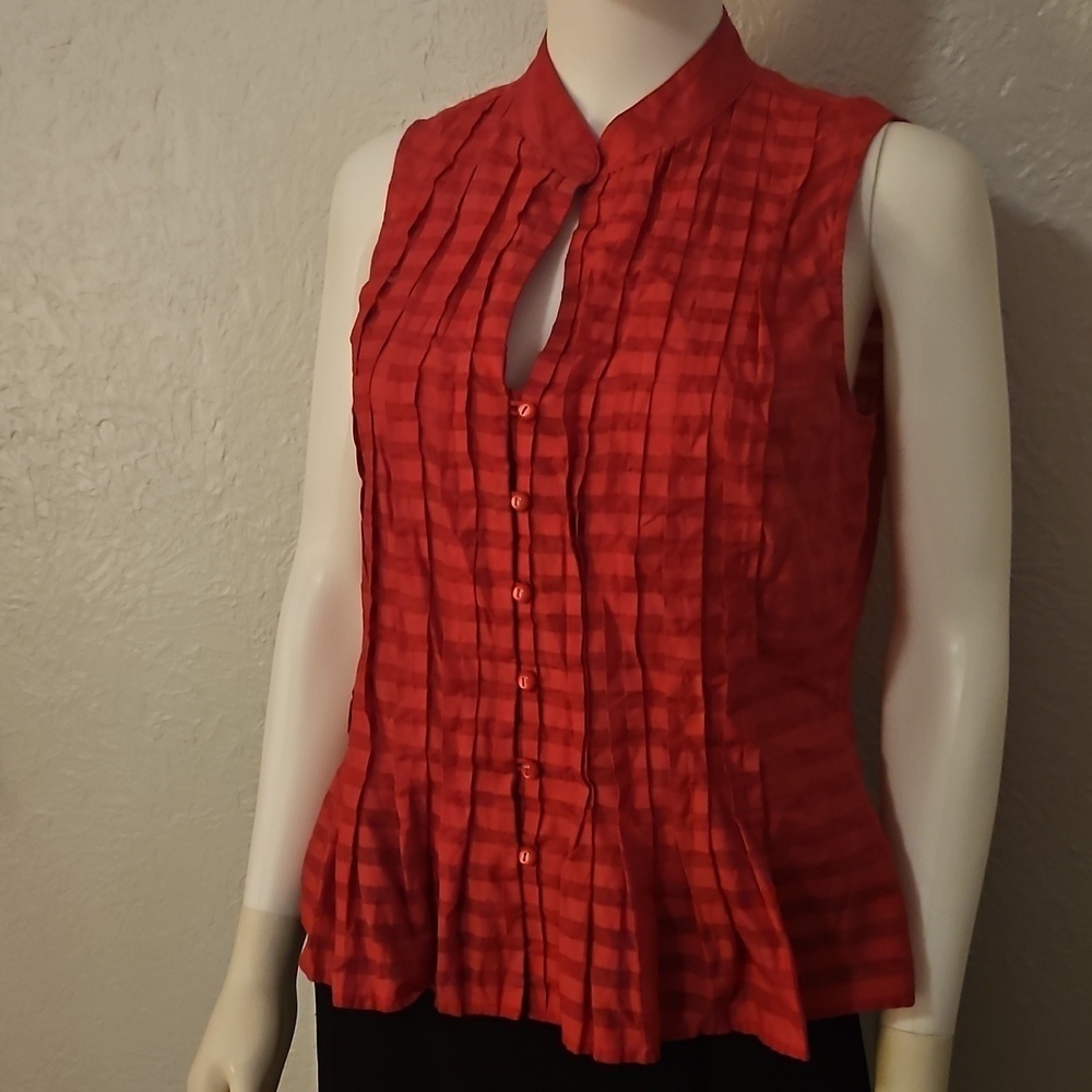 JONES NEW YORK Hot Pink Checkered Sleeveless Pintucked Peplum Button Down Shirt - Picture 3 of 9